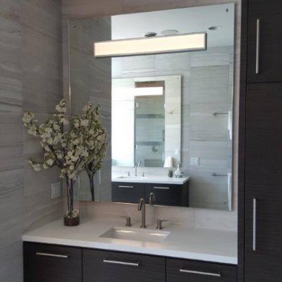 standoff-mirror-with-light