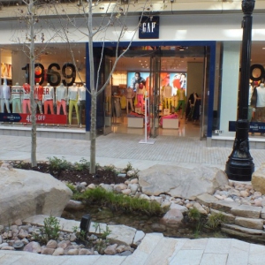 Storefront-Gap